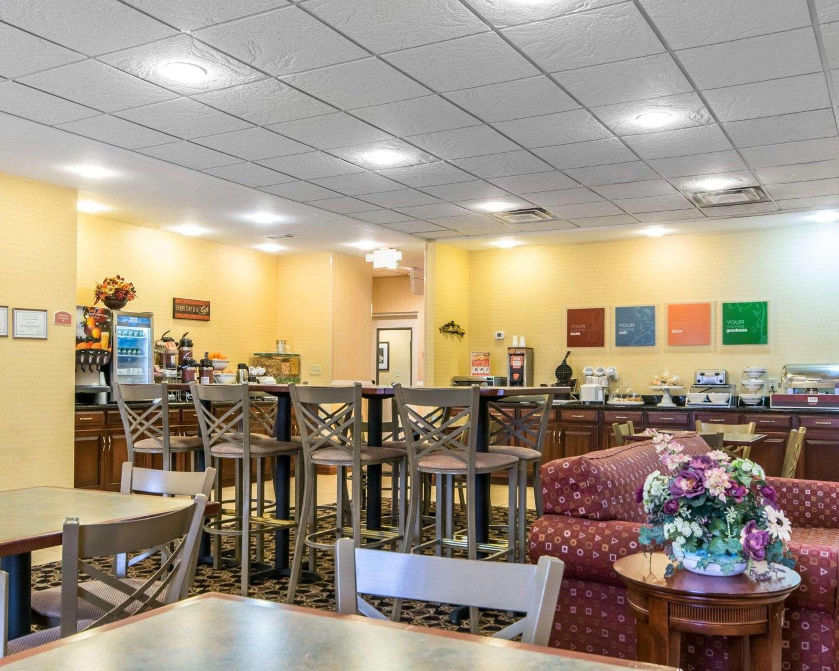 Comfort Suites South Point - Huntington Экстерьер фото