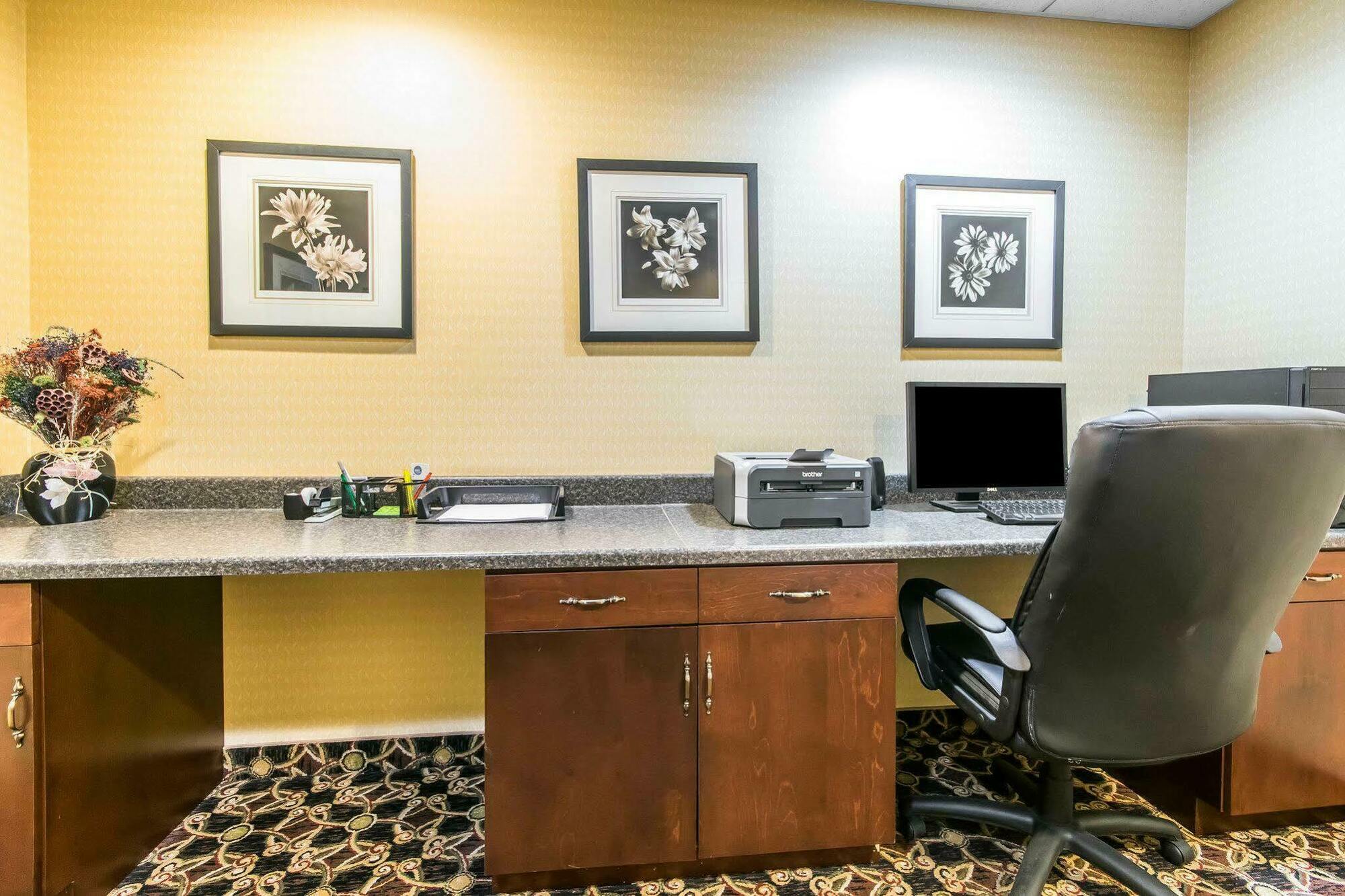 Comfort Suites South Point - Huntington Экстерьер фото